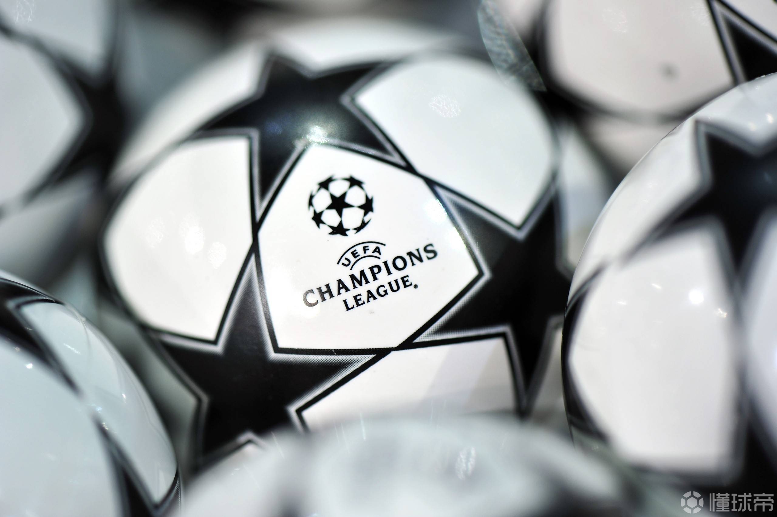 阿森纳纽卡手球判罚争议：VAR系统在足球规则执行中的考验与未来